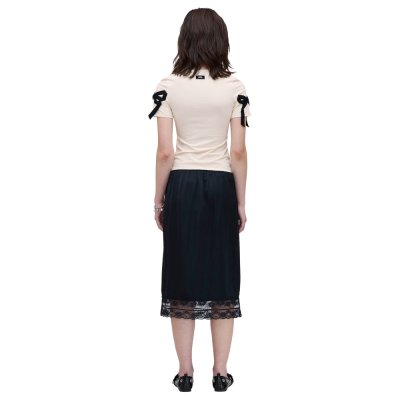 THE BOW SHRUNKEN TEE